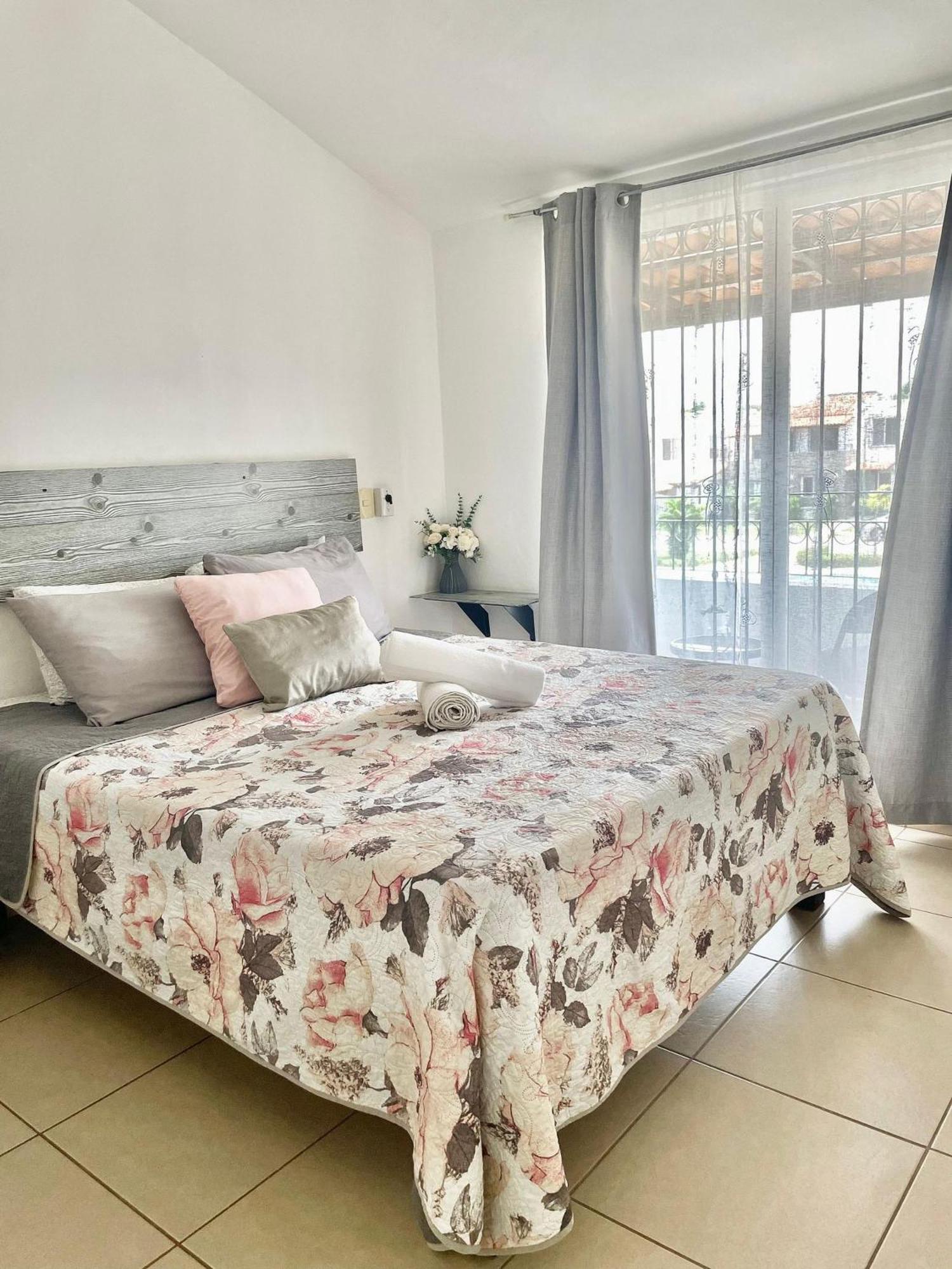 Modern Pool Side, 3 Bdrm House With Parking Villa Puerto Vallarta Dış mekan fotoğraf